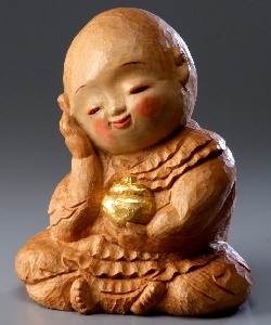 「薬師童子」26×22×15㎝ 楠